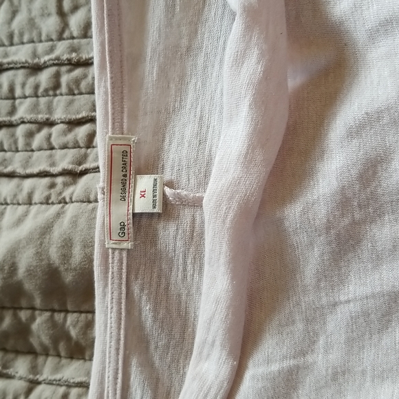 2/$10 GAP tee - Picture 4 of 6